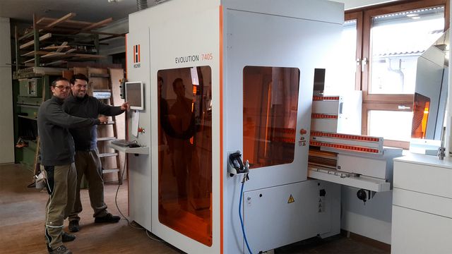 First-class results due to Clamex processing The vertical machining center Evolution 7405 "connect" in use at joinery of our reference customer Pillmayer