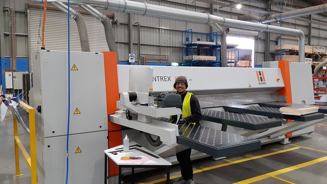Holzher reference customer Jayco with pressure beam saw ZENTREX Holzher reference customer Jayco with pressure beam saw ZENTREX