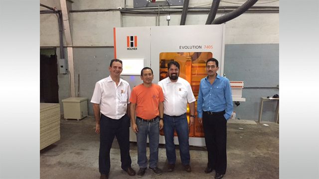 HOLZ-HER reference customer in Panama with the vertical CNC Evolution 7405