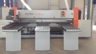 Satisfied HOLZHER customer with TECTRA 6120 classic horizontal panel saw