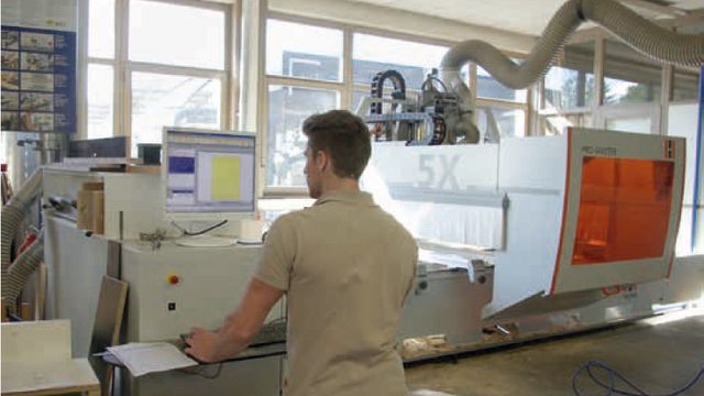 Best experience with CNC machines from HOLZ-HER at Max’s Furniture Workshop Reference 5-axis CNC Pro-Master 7125 from HOLZ-HER